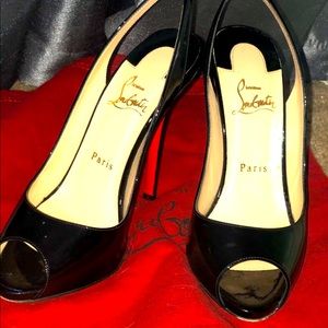 Louboutins 8.5 👠